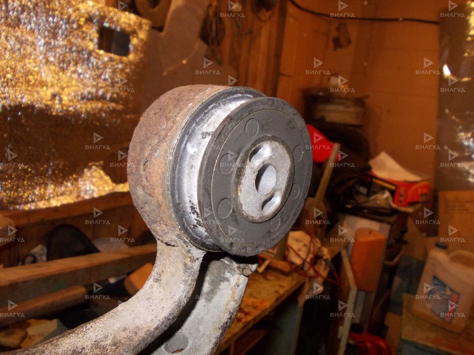Замена сайлентблоков продольных рычагов Mercedes M-klasse-amg Замена сайлентблоков продольных рычагов Mercedes M-klasse-amg