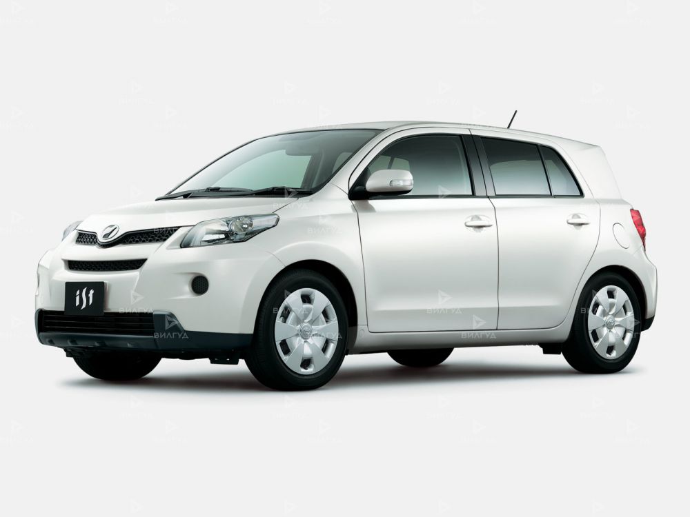 Замена ламп подсветки номера Toyota Ist