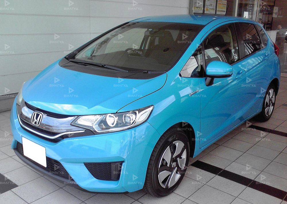 Замена сайлентблоков задней балки Honda Fit Замена сайлентблоков задней балки Honda Fit